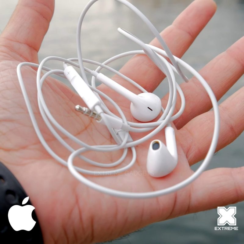 Genuine Apple EarPods with 3.5mm Headphone Plug01