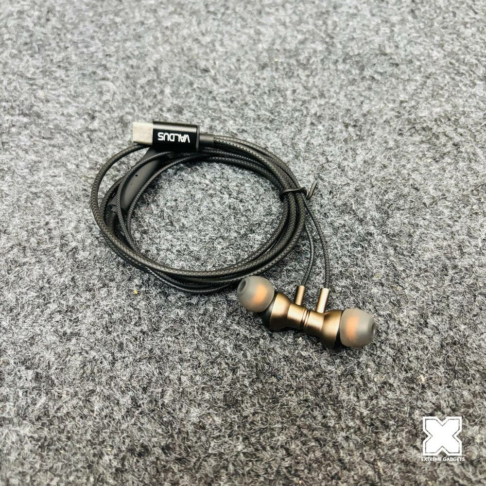 VALDUS E 52 TC Extra Bass Hi Fi 1