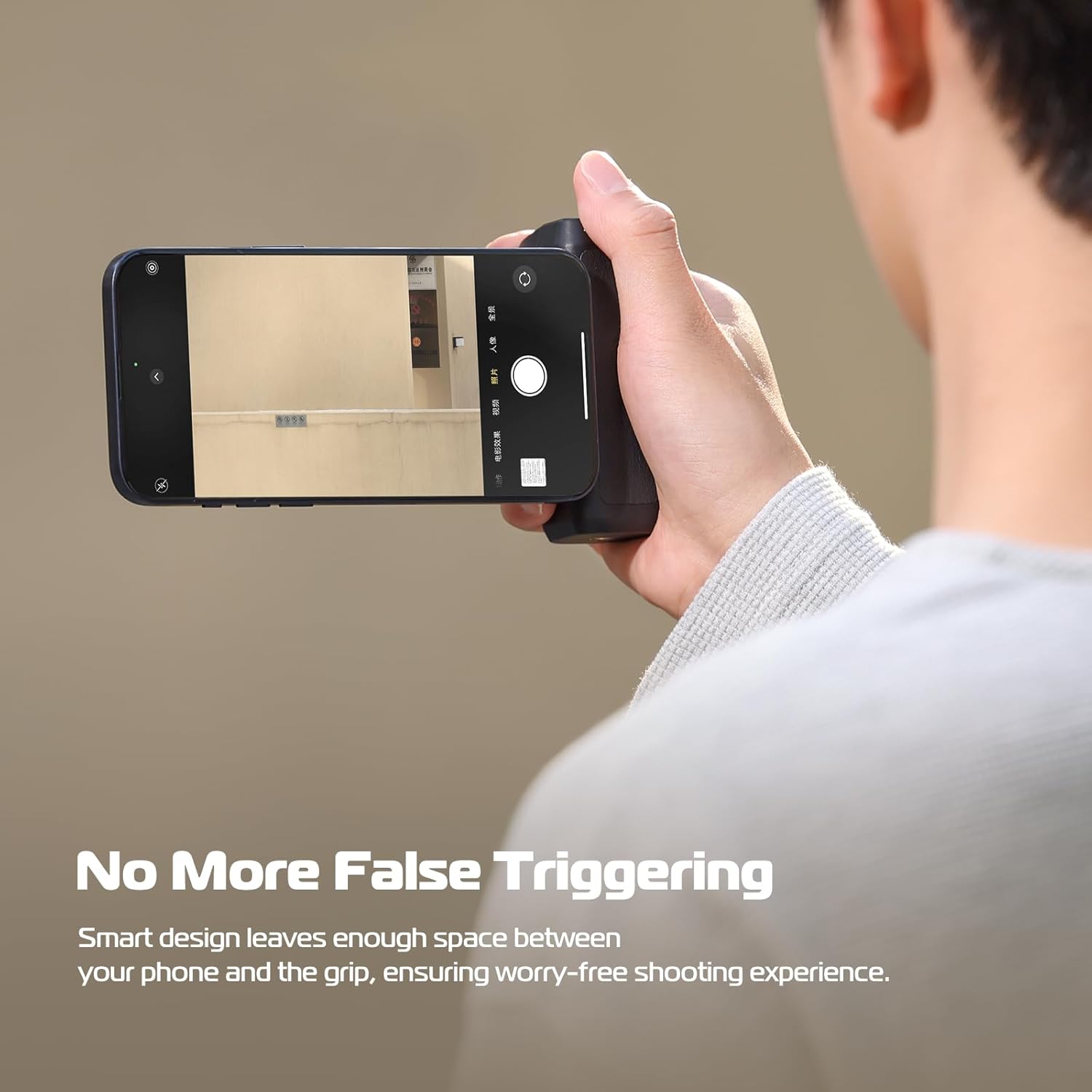 Ulanzi MA35 MagSafe Bluetooth Smartphone Camera Shutter and Grip 1
