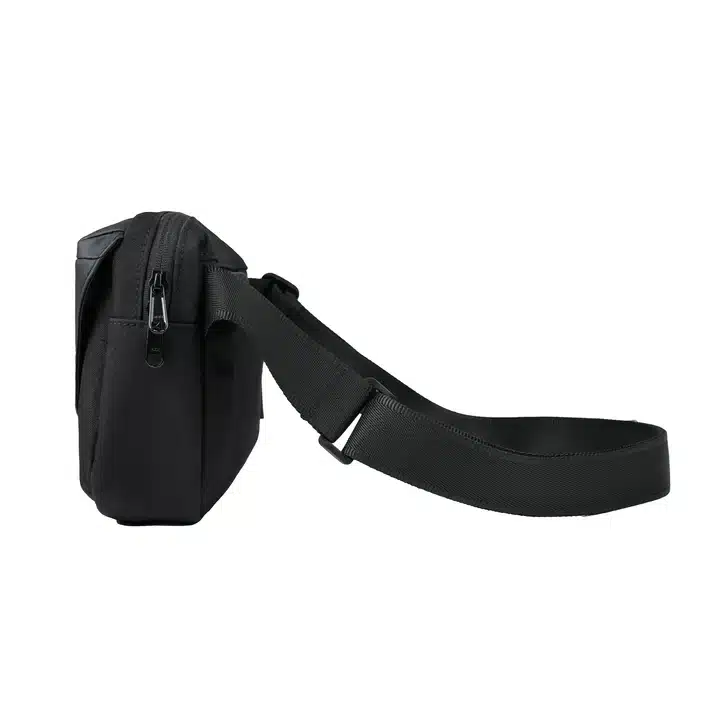 WiWU Warriors Crossbody Bag 1